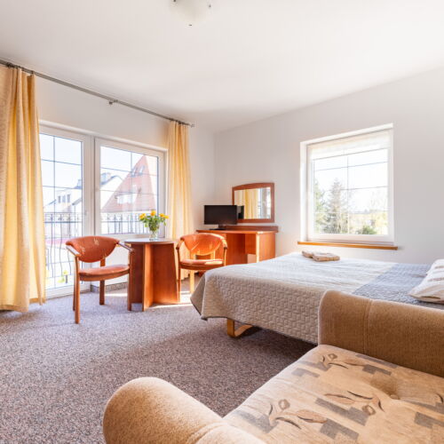 Zweibettzimmer Obergeschoss mit Balkon