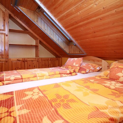 Pokoj s koupelnou pro 2 os. v podkroví