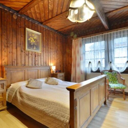 2-Zimmer-Apartment für 4 Personen mit Terasse und Eigener Küche (Zusatzbett möglich)