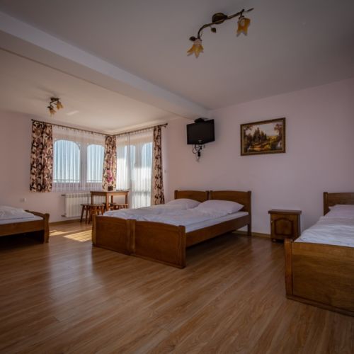 5 Person Room