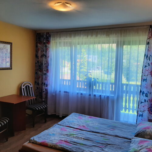 Pokój 2-osobowy z widokiem na góry z widokiem na ogród