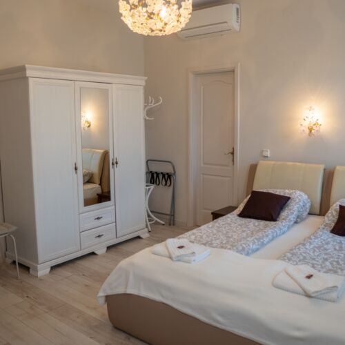 Camera dubla la parter cu aer condiționat