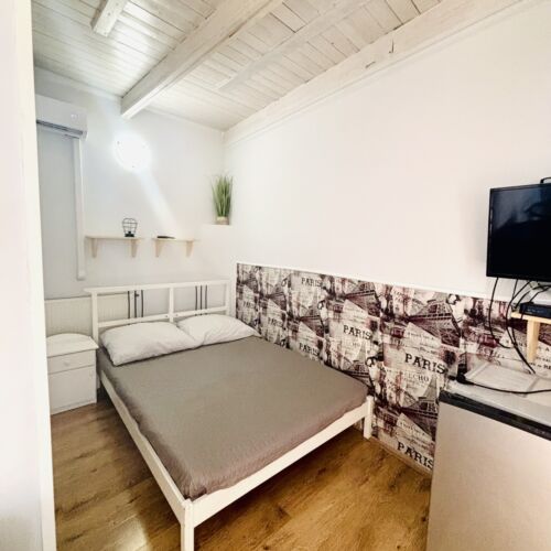 Camera cvadrupla standard familial(ă)