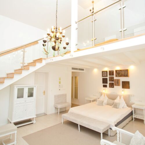 Suita family cu vedere spre oraș cu 1 camera pentru 4 pers. (se poate solicita pat suplimentar)