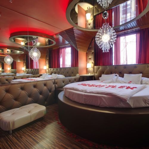 Camera dubla romantică