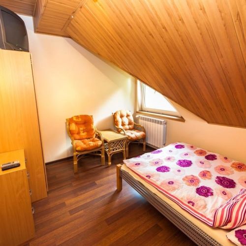 Pokoj s manželskou postelí