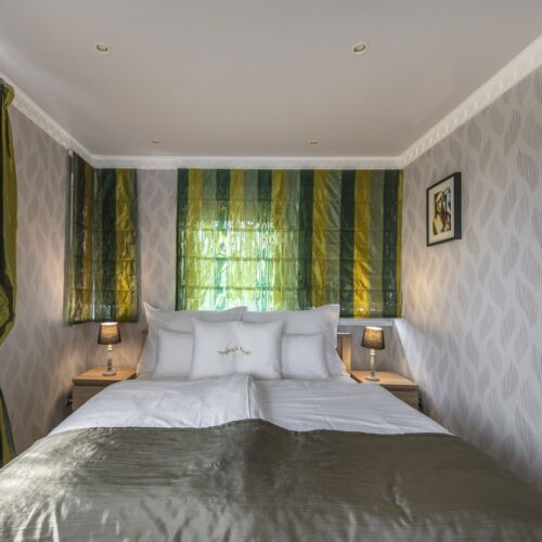 Rezydencja pokój 2-osobowy Premia z widokiem na ogród z 1 pomieszczeniem sypialnianym