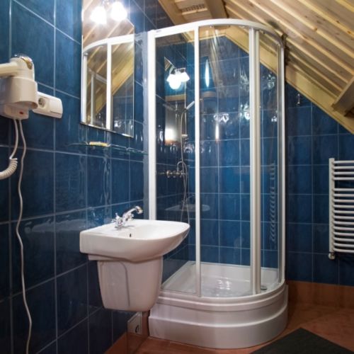 Camera dubla tourist cu grup sanitar