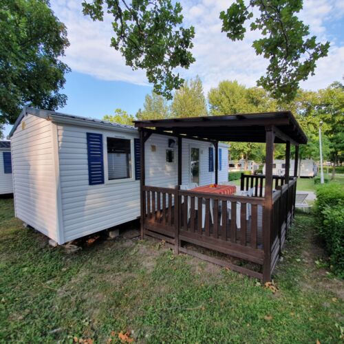 Apartament standard Plus familial(ă) pentru 5 pers. (se inchirieaza doar integral)