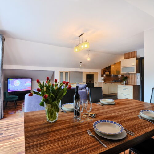 Apartament 7-osobowy z 2 pomieszczeniami sypialnianymi