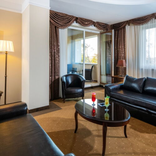 Suita junior conac cu 2 camere pentru 4 pers.