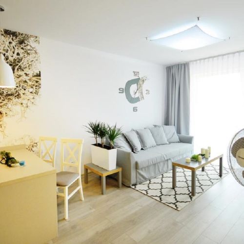 Apartament cu balcon cu vedere spre parc cu 2 camere pentru 4 pers.