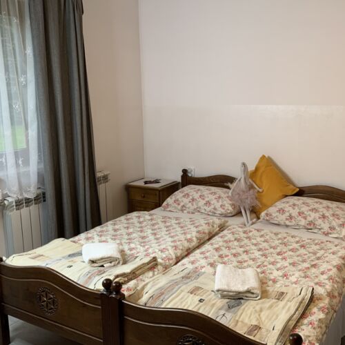 Camera cvadrupla (se poate solicita pat suplimentar)