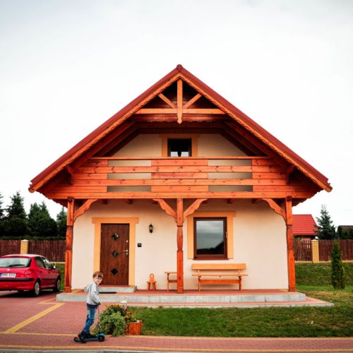 Vila familial(a) cu vedere spre rau pentru 6 pers. (se inchirieaza doar integral)