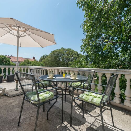 Apartament 4-osobowy z klimatyzacją na piętrze z 2 pomieszczeniami sypialnianymi