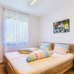 Komfort Apartmán s manželskou posteľou s 1 spálňou na poschodí (s možnosťou prístelky)