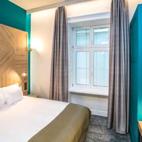 Camera dubla standard la etaj