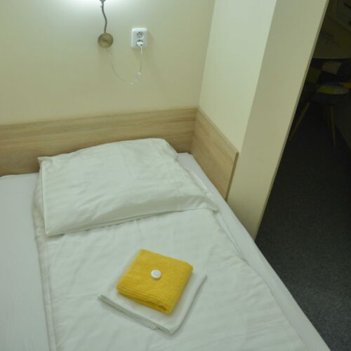 Pokoj tV s plochou obrazovkou se sprchou pro 1 os.