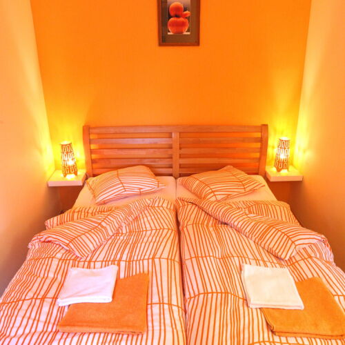 Apartament cu duș cu chicinetă proprie pentru 2 pers.