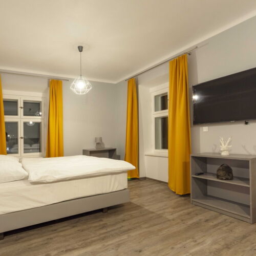 Quadruple Room with Shower (extra bed available)