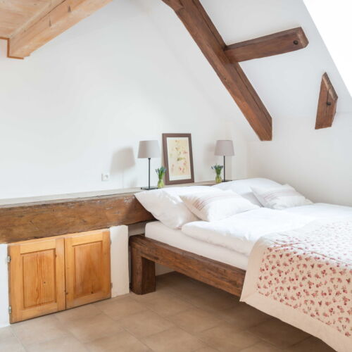 Pokoj se sprchou pro 4 os. v podkroví