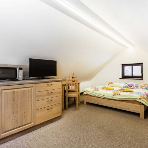 Apartman pro 6 os. se 3 ložnicemi v podkroví 