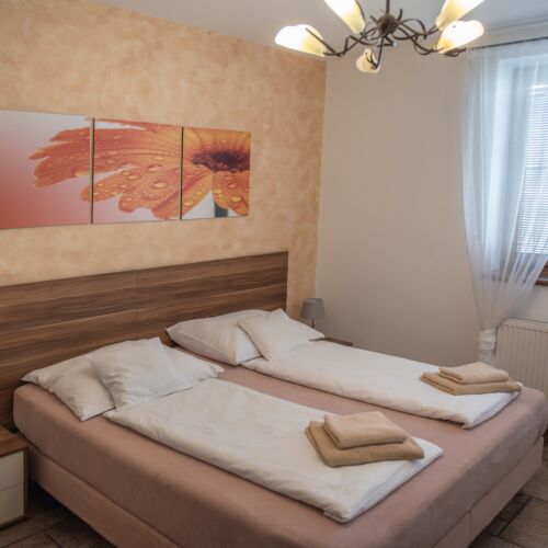 Studio Apartman s vanou s manželskou postelí s 1 ložnicí (s možností přistýlky)