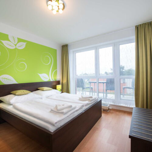 Apartament cu chicinetă proprie cu terasă pentru 2 pers. (se poate solicita pat suplimentar)