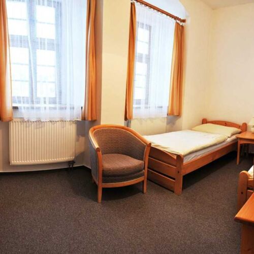 Pokoj se sprchou tV s plochou obrazovkou pro 2 os.