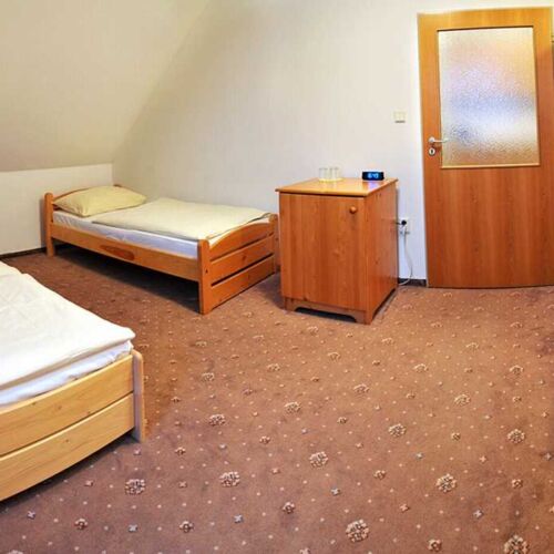 Pokoj se sprchou tV s plochou obrazovkou pro 4 os. (s možností přistýlky)