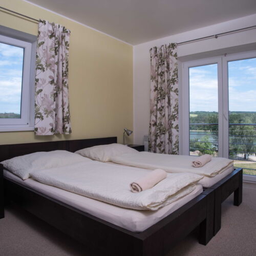 Pokoj s balkónem se sprchou pro 2 os. (s možností přistýlky)