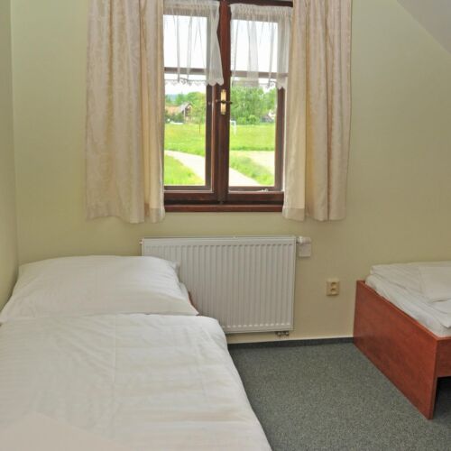 Apartament 4-osobowy z prysznicem z 2 pomieszczeniami sypialnianymi