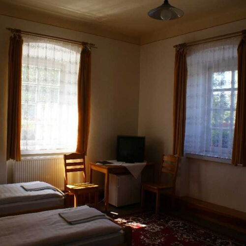 Pokoj se sprchou  pro 3 os.