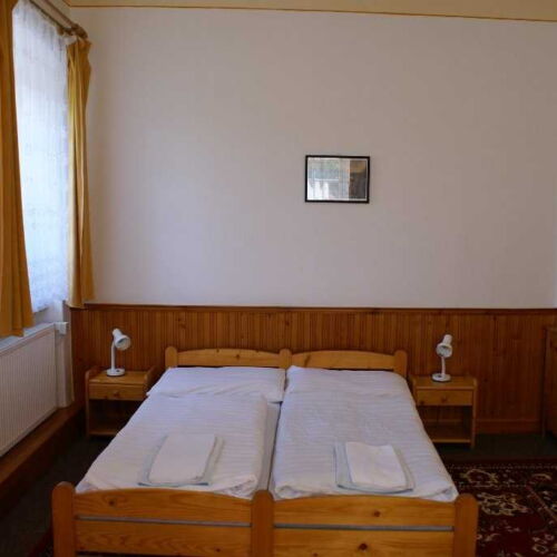 Pokoj se sprchou  pro 4 os.