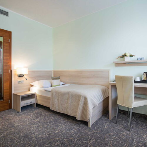 Pokoj se sprchou s klimatizací pro 3 os.