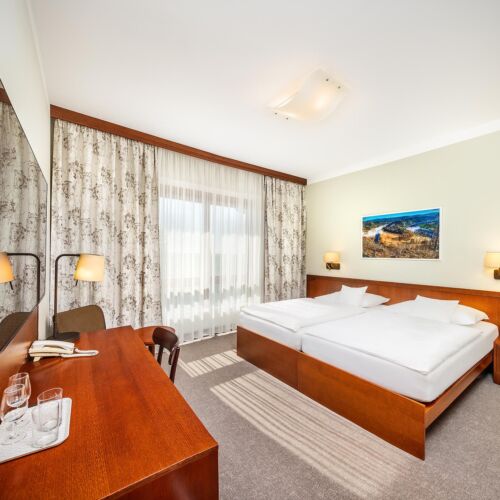 Pokój 2-osobowy Superior z prysznicem (możliwa dostawka)