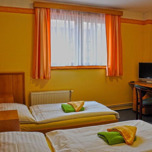 Pokoj se sprchou s balkónem pro 2 os.