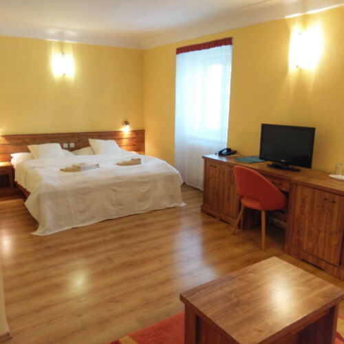 Twin Room with Shower