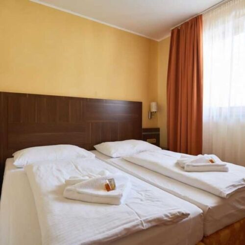 Air Conditioned Twin Room with Terrace