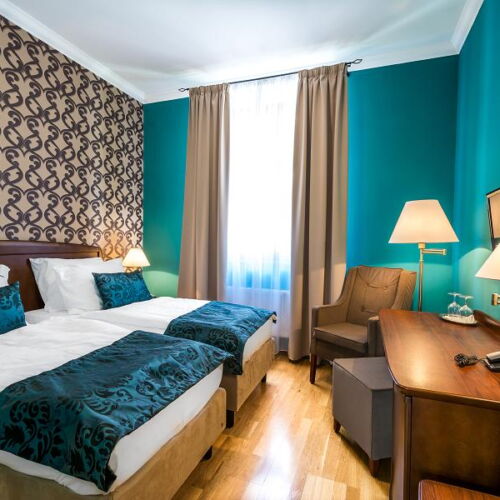 Camera  twin cu duș