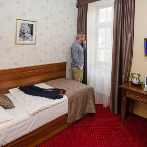 Air Conditioned Single Room with Shower