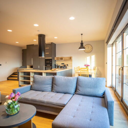 Rekreační dům (jako celek) s privátní koupelnou mimo apartmán pro 7 os. celý Dům (s možností přistýlky)