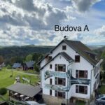 Camera twin cu baie a