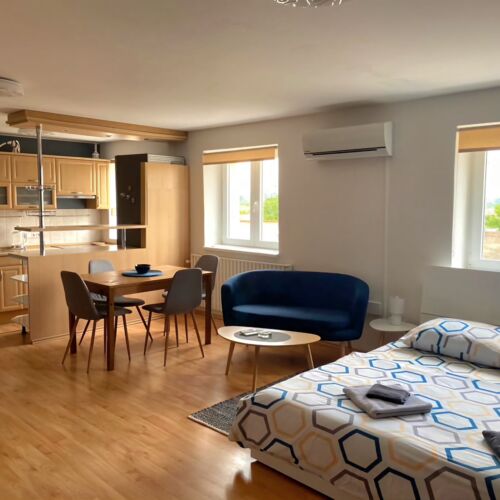 Apartman se sprchou s vlastní kuchyňkou pro 4 os. se 2 ložnicemi