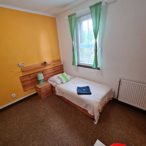 Einzelzimmer mit Dusche (Zusatzbett möglich)