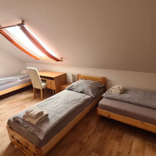 Pokój 4-osobowy Standard z prysznicem