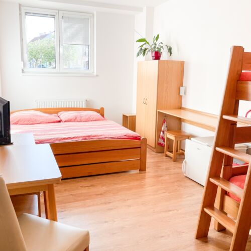 Pokoj pro 4 os. s výhledem na město přízemní