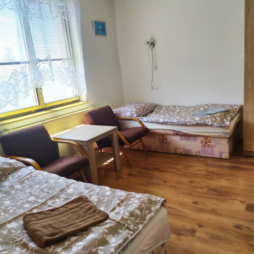 Pokój 3-osobowy ze wspólną łazienką ze wspólnym aneksem kuchennym