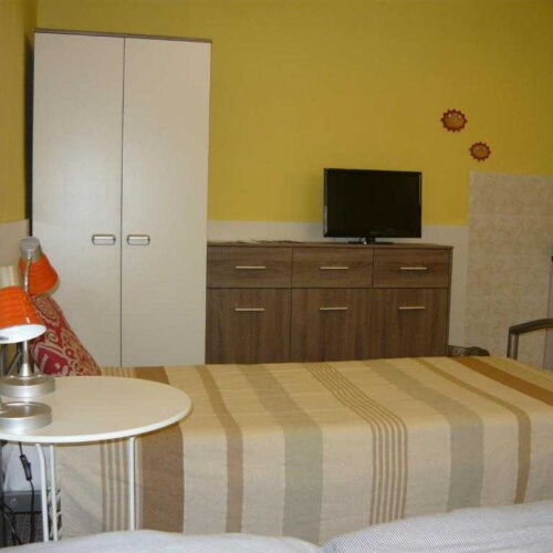 Apartament 1-osobowy z prysznicem z aneksem kuchennym z 1 pomieszczeniem sypialnianym (możliwa dostawka)