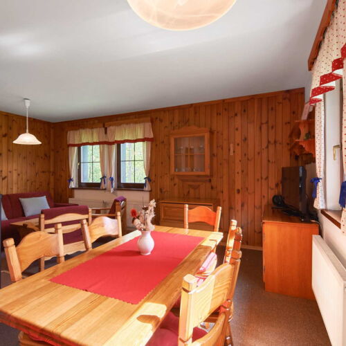 Chalupa (jako celek) se sprchou s vlastní kuchyňkou pro 5 os. (s možností přistýlky)